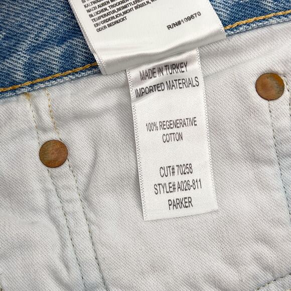 AGOLDE Parker Cutoff Denim Shorts Women’s Size 30 Swapmeet Distressed Frayed Hem - Picture 4 of 5